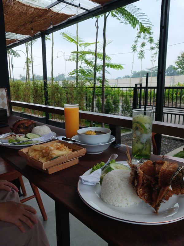 Rumah Makan keluarga di Purbalingga - dpari resto