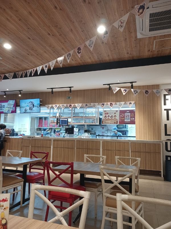 tempat makan mewah purbalingga - pizza hut